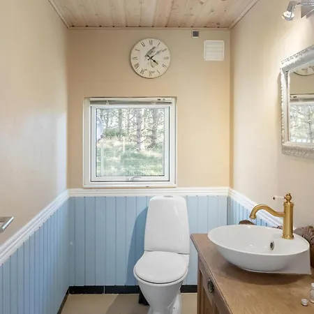 Vakantiehuis Stunning In With Wifi